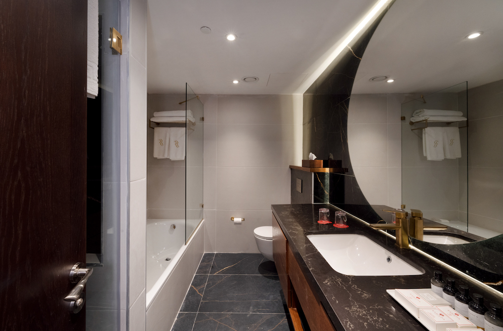 DSC05094_Itamar Grinberg-Edit Executive Suite