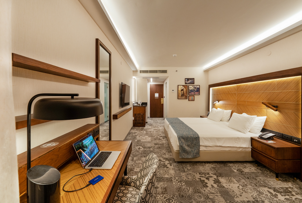 DSC05386_Itamar Grinberg-Edit Executive Room